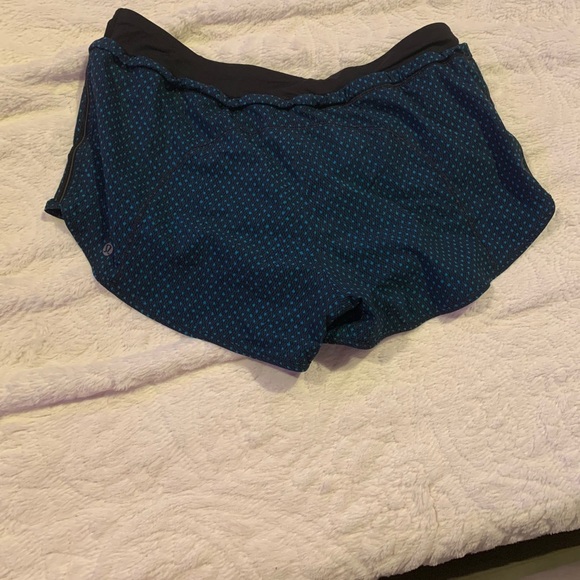 spotted lululemon shorts - Picture 4 of 4